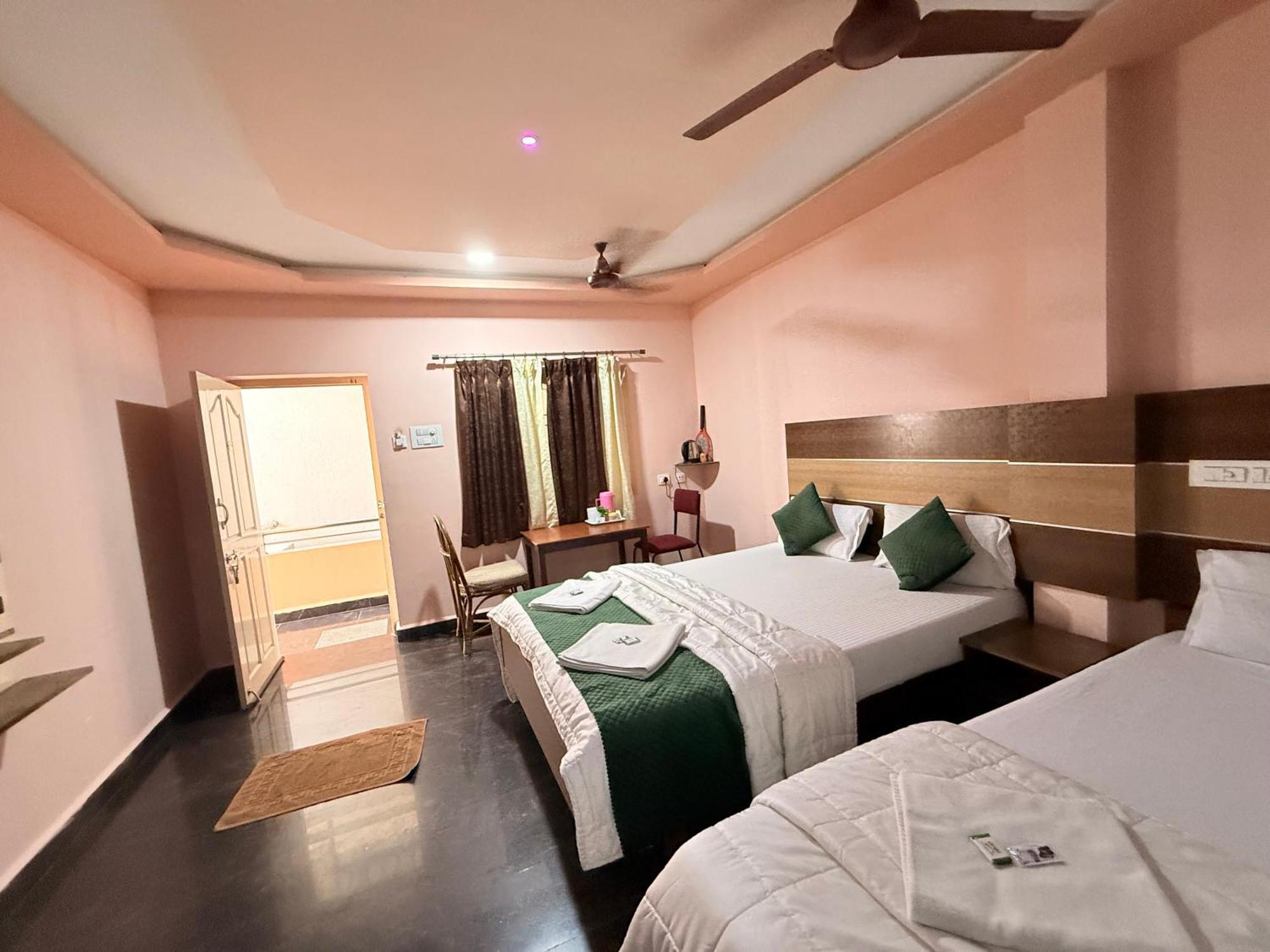 Sri Murugan Beach Paradise Hotel Mahabalipuram Exterior photo